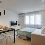 Sea Side Apartment